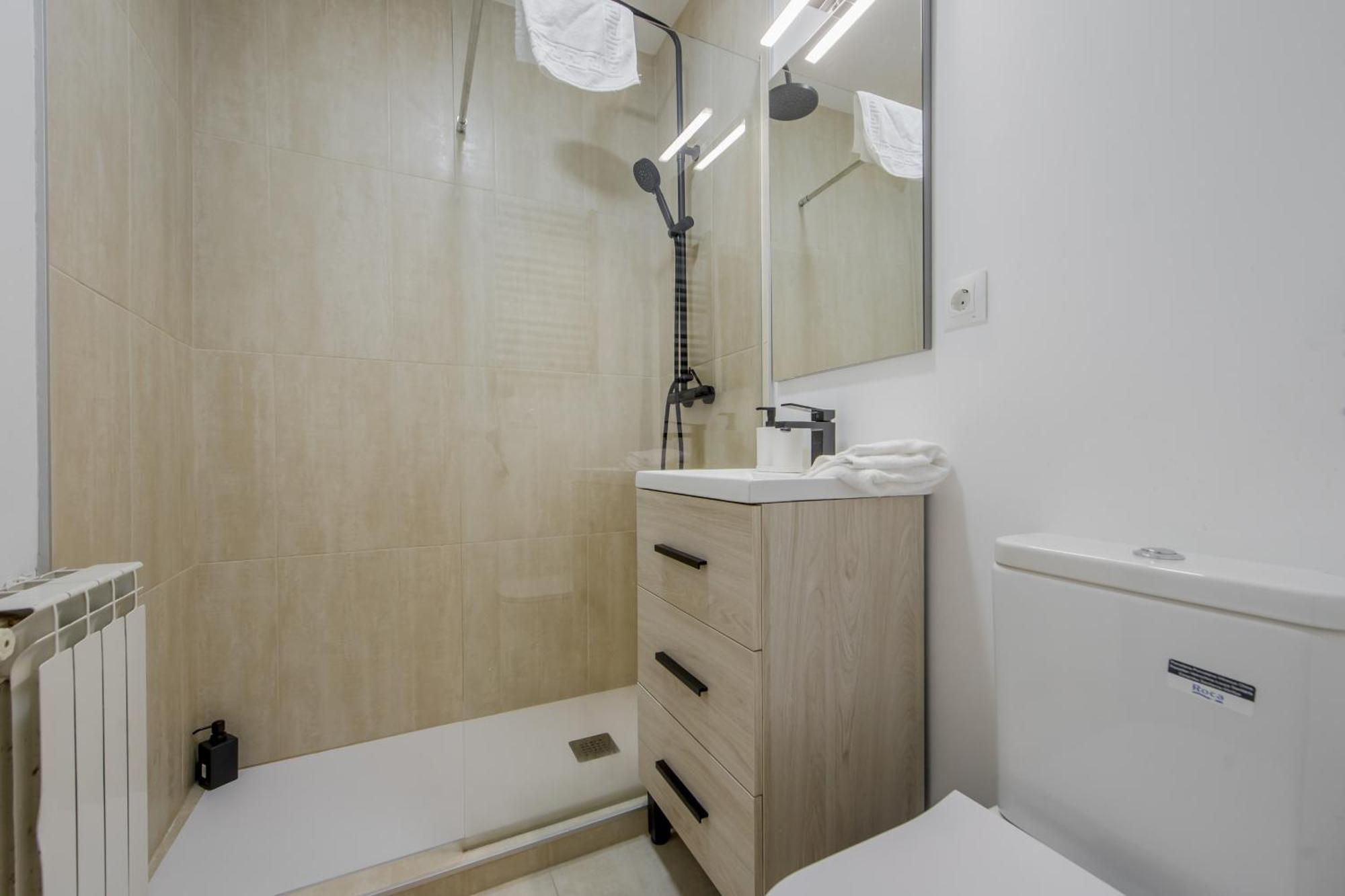Premium Apt Para 9Pax En Calle Olmo - Centro De Madrid E1 Exterior foto
